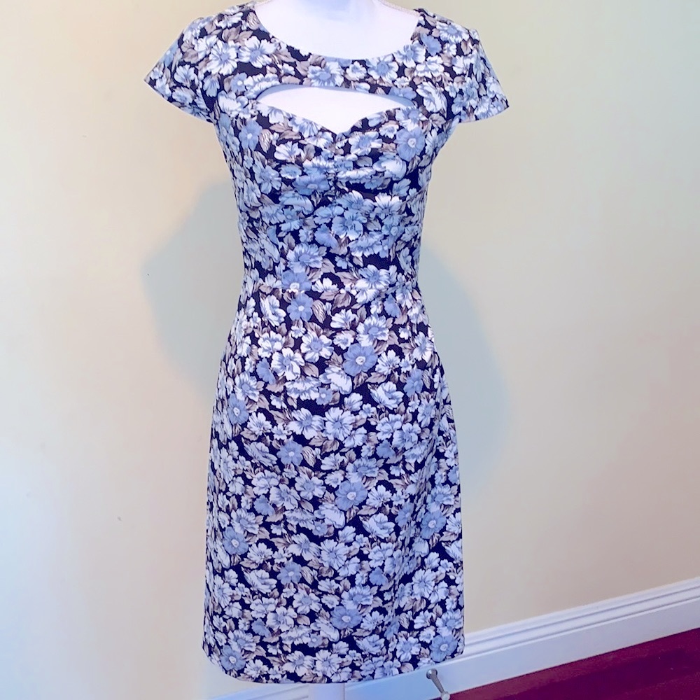ModCloth Blue and White DressFloral Short Sleeves Cutout Fashion-Peek-a-Bo S